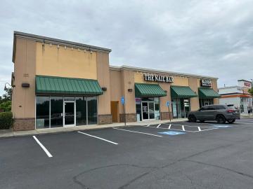 STOREFRONT RETAIL:
Porter Commons
3 Tenant Building 
Property Class: Commercial
Space Size: 2050 SF
Rent: $34.95 PSF/YR
CAM: $7.95 PSF
Triple Net (NNN)
 
*Great location for any     Commercial/Retail spaces
*Heavy traffic
*Right off busy Interstate 985
*Property "As-Is"